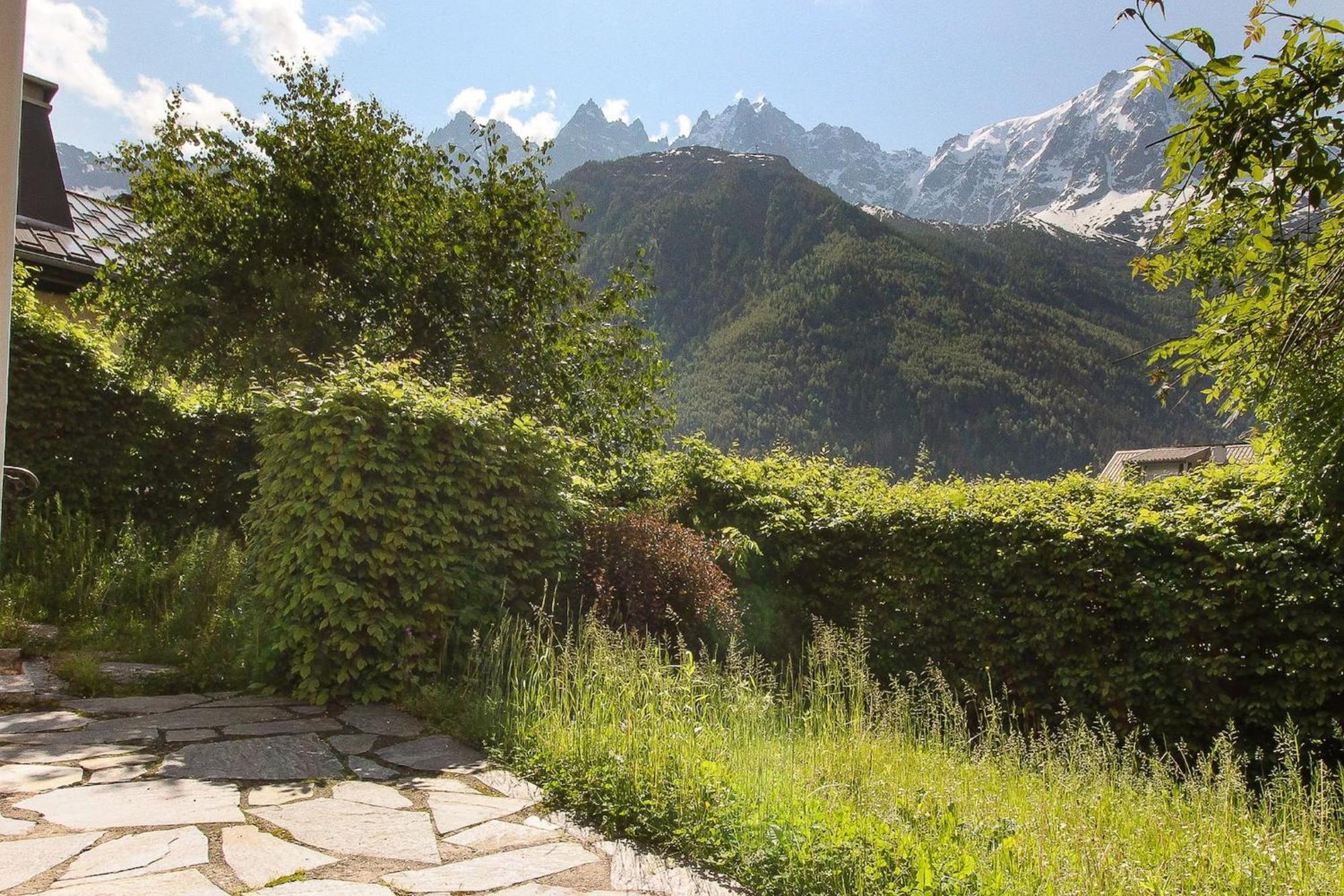 Apartamento Les Alpins - Centre De Chamonix - Renove Avec Jardin Et Vue Imprenable Sur Le Montblanc Exterior foto